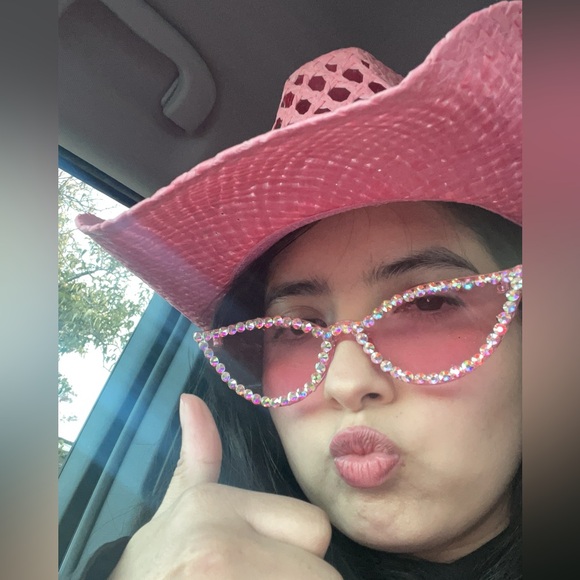 Meet your Posher, Rosemarie - Picture 3 of 6